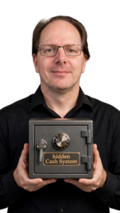 Das Hidden Cash System von Yannick Breither verbindet KI, Pinterest, Keyword-Recherche, Landingpages und Affiliate-Marketing. Erfahre im ausführlichen Test, wie das System funktioniert, welche Kosten entstehen, welche Vorteile und Nachteile es gibt und ob sich die Software für dein Affiliate-Business lohnt